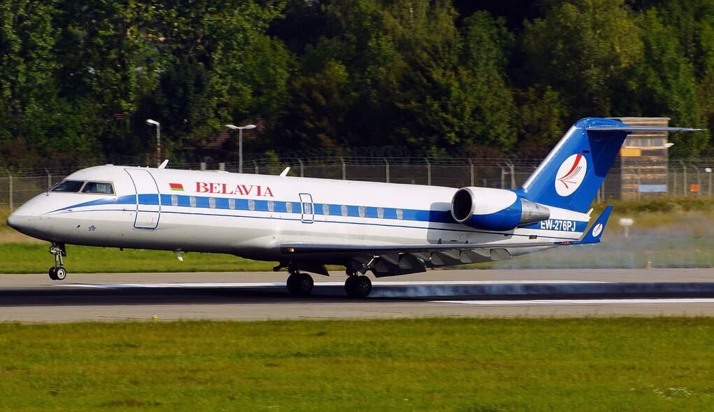 Belavia-Bombardier-CRJ-200