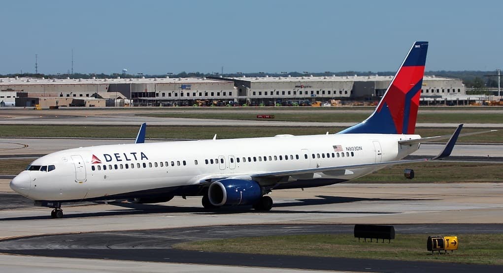 delta-airlines-boeing-737-900er